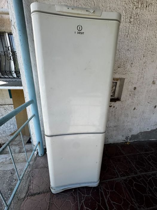 Холодильник Indesit, двухкамерный, рабочий | Алматы