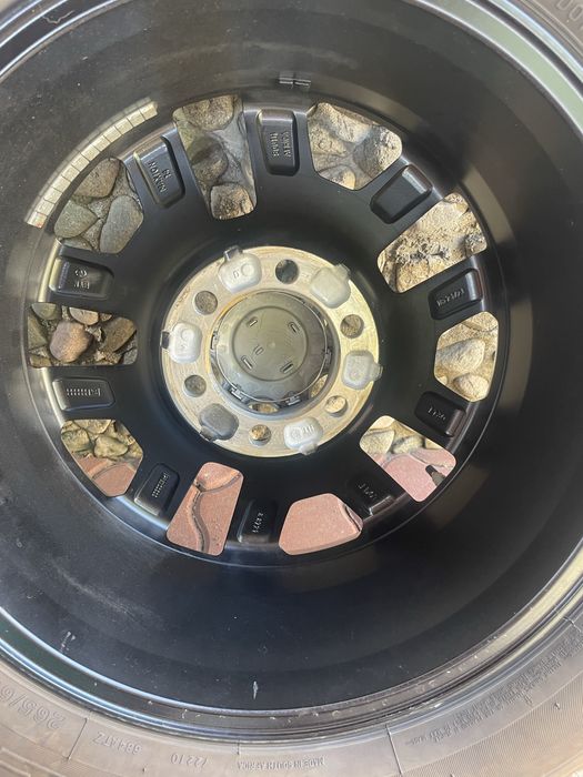 Janta Toyota Hilux 265/60/18 110H