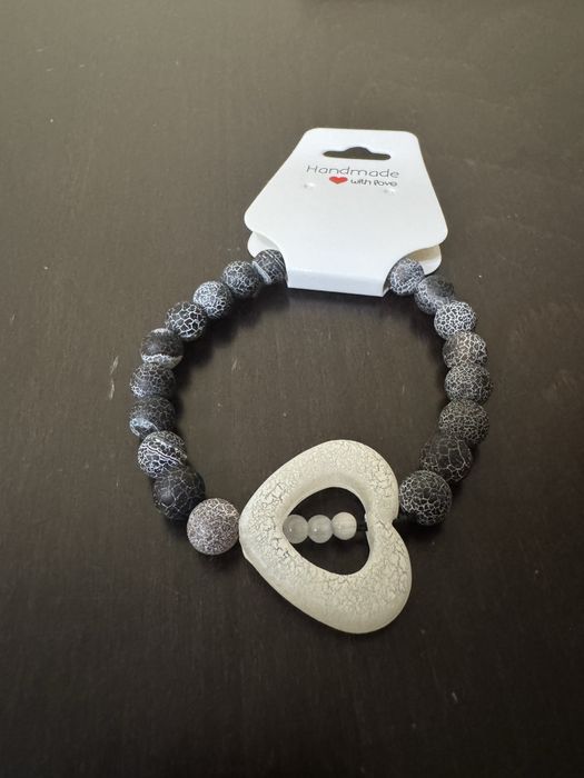 Ръчно изработени гривни