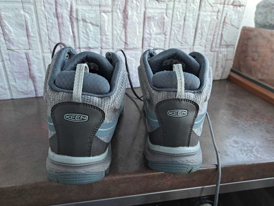 мъжки зимни обувки,боти,туристически,ном40,KEEN