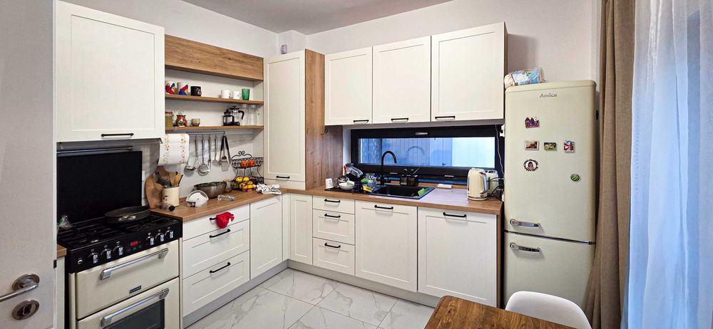 Vand casa tip duplex. 2025,  156 mp utili, 260 mp teren -  zona Pacii