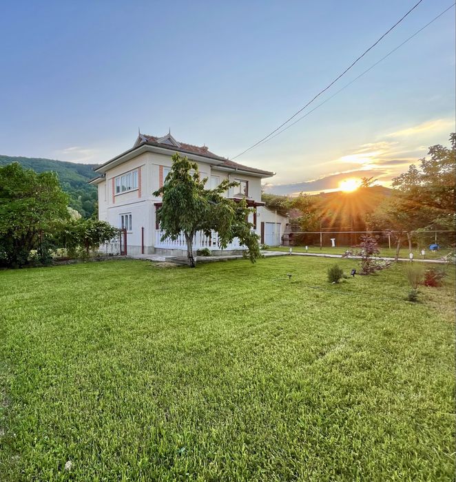 Inchiriere vila confortabila si spatioasa  Piatra Neamt