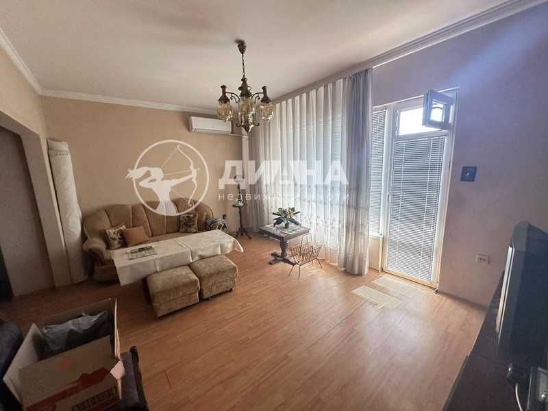 Продава се Тристаен апартамент в Пловдив, Център - 92 кв.м за 1392 €/кв.м - Снимка #2