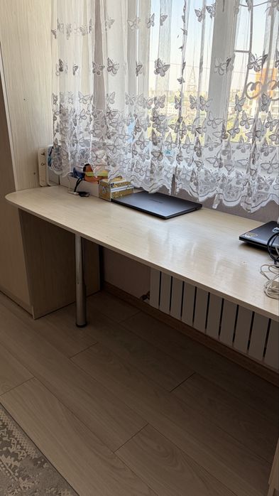 Продаю шкаф со столом