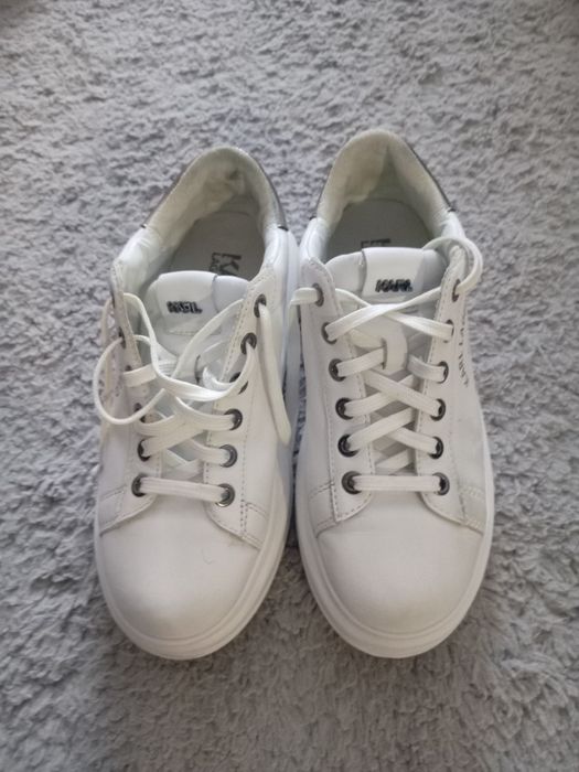 Vând sneakers dama 250 RON