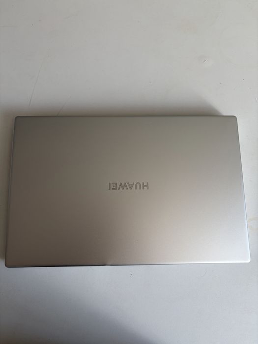 Ноутбук huawei matebook