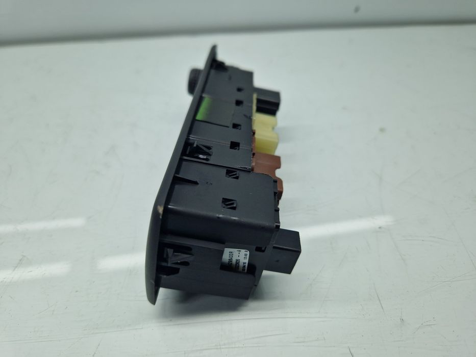 Butoane comanda geamuri sofer Renault Clio 4 [Fabr 2012-2020] 25411330