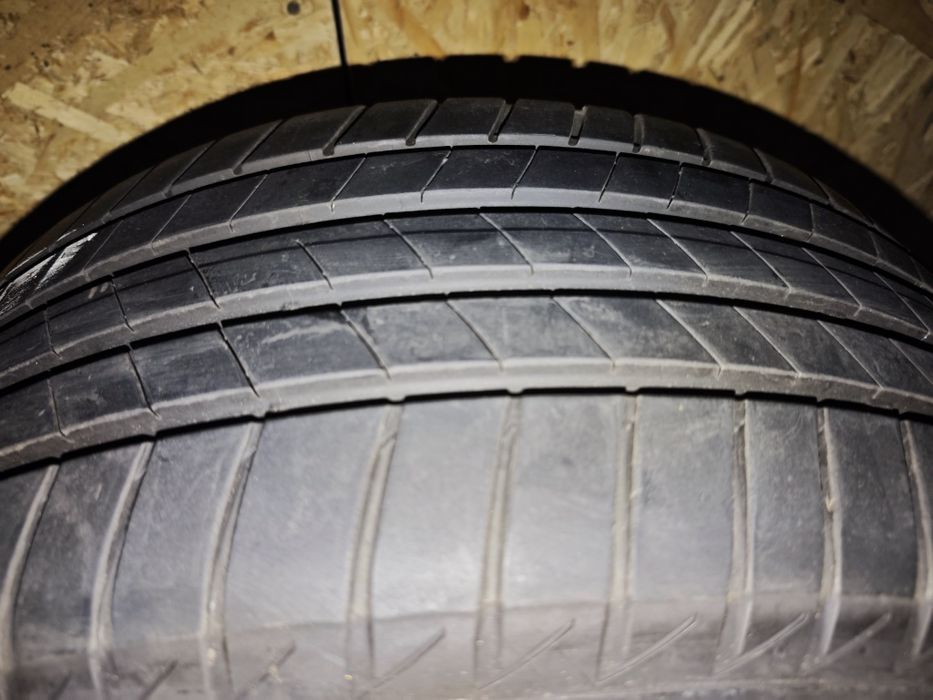 Anvelopa Vara BRIDGESTONE Turanza T005 215/50 R17 95W protecție janta