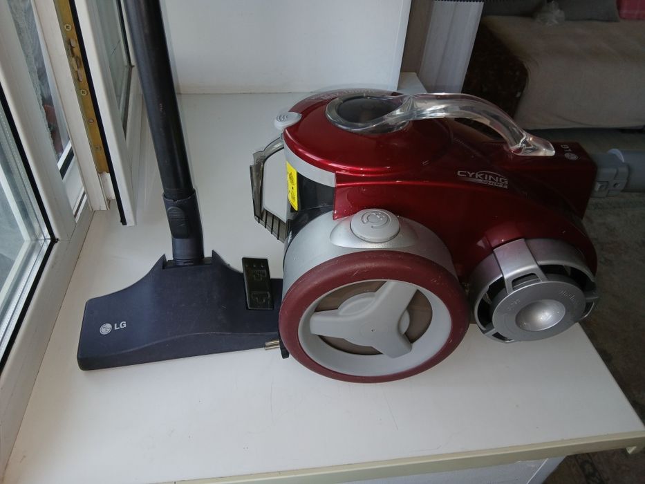 Продаю мощный пылесос