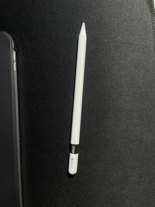 Ipad (10th generation) WI-FI  + Apple pencil type C (2023)