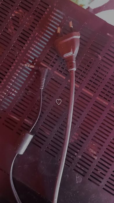 Vând boxa cu stație sony