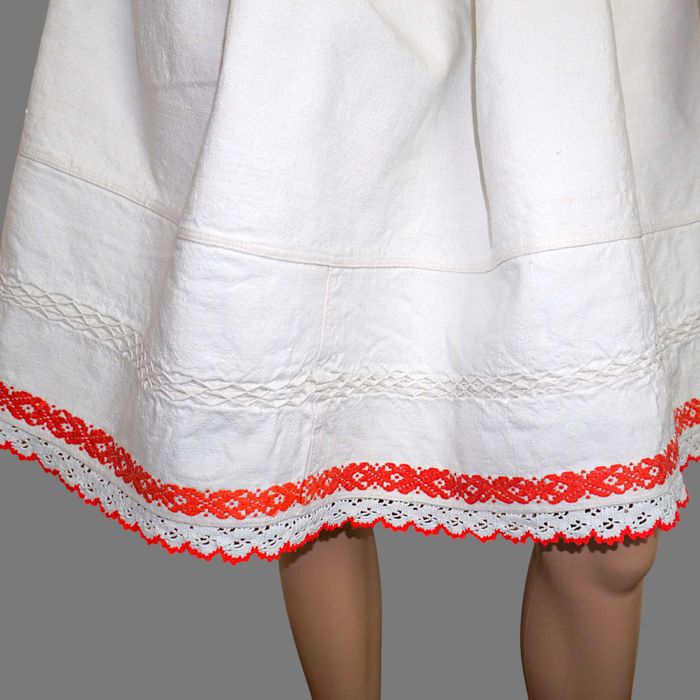 Fusta traditionala,poale vechi lucrate manual zona Lapus