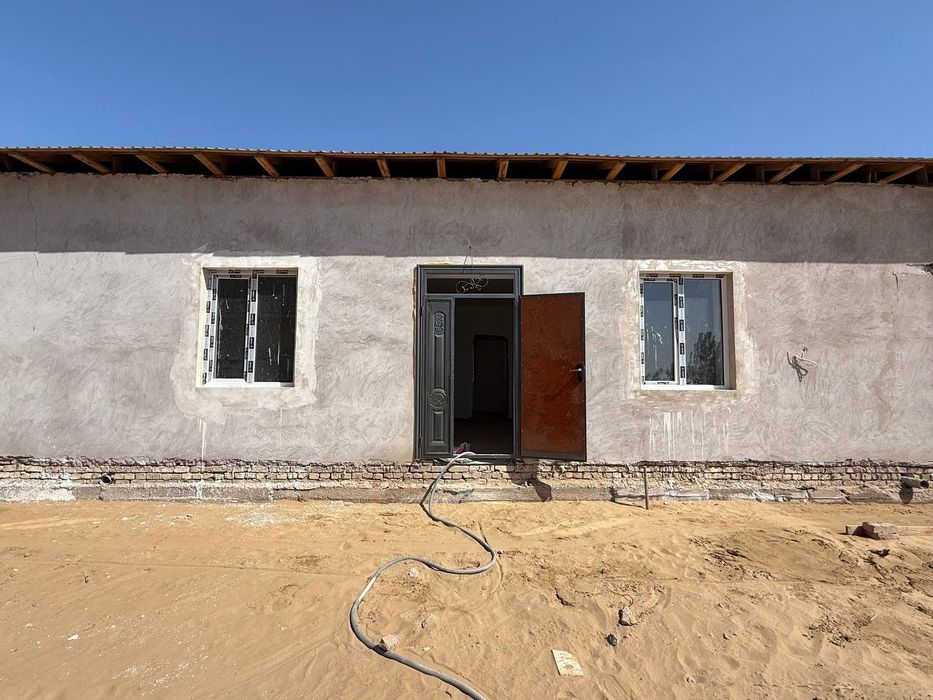 Uy sotiladi 270 milion