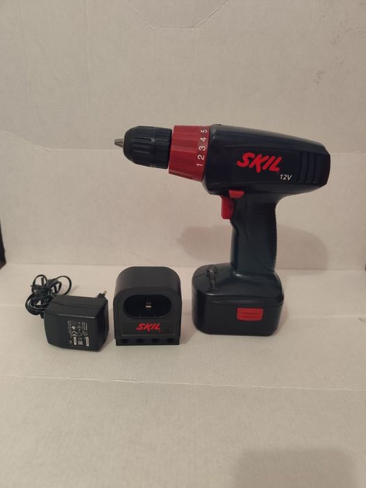 Винтоверт SKIL + зарядно
