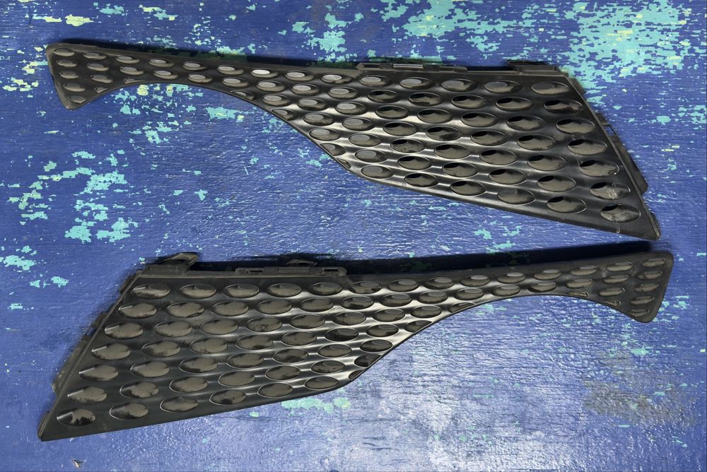 Решетка радиатора Ниссан Жук