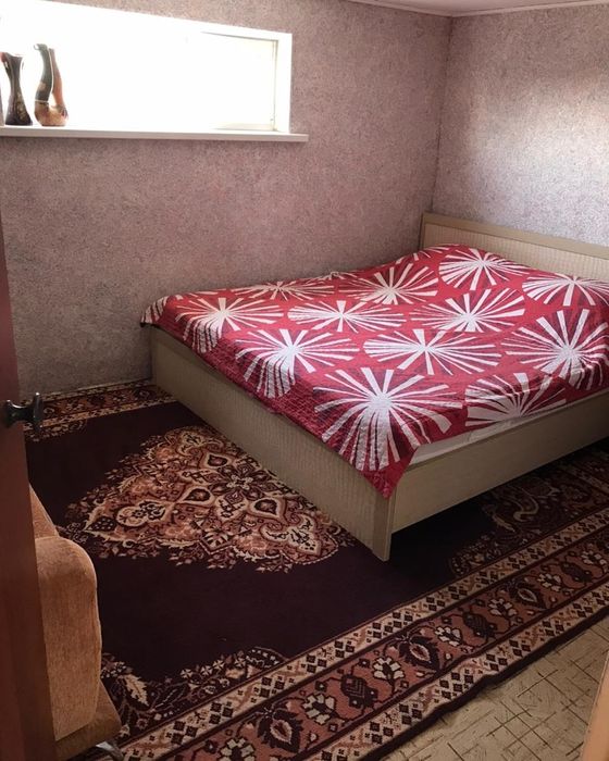 Продам дачу на берегу озера.