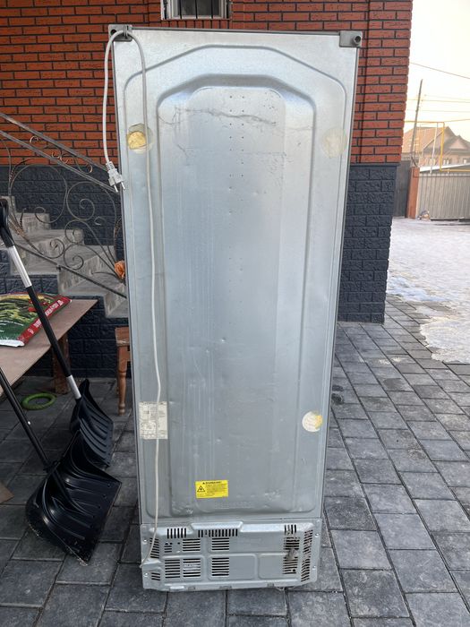 Продам холодильник
