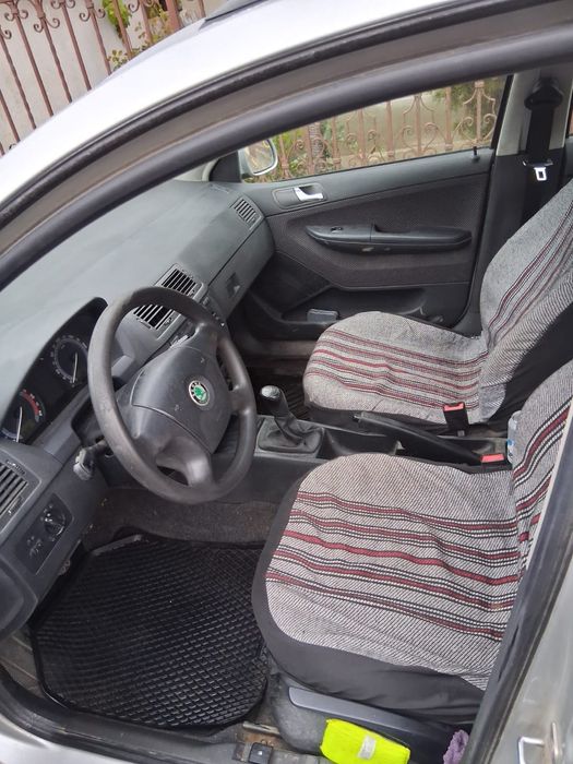Vând Skoda fabia