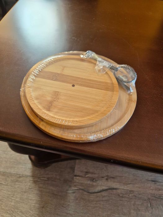 Поставка за торта от дърво