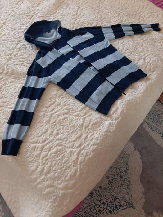 Продам Кофту фирменную