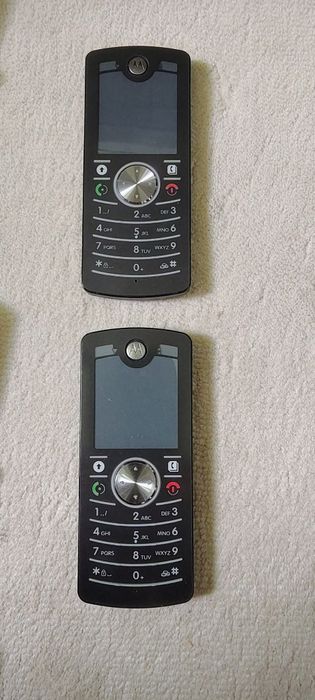 Motorola cu clapa sau fara