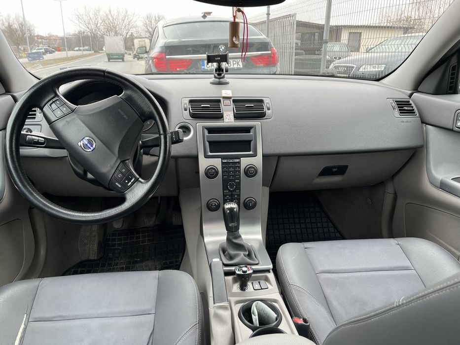 Продавам Volvo s40 2005г 2.0d