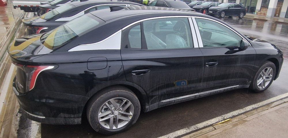 Hоngqi  QM 5 В НАЛИЧИИ