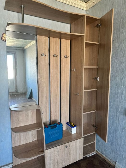 Продам прихожую Б/У