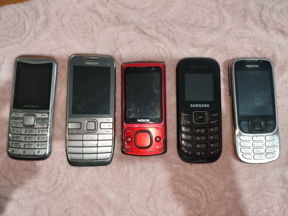 Старые кнопочные телефоны Nokia / Maxvi (на запчасти)