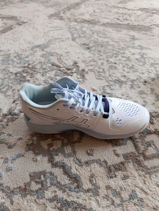 Кроссовки белые oasics