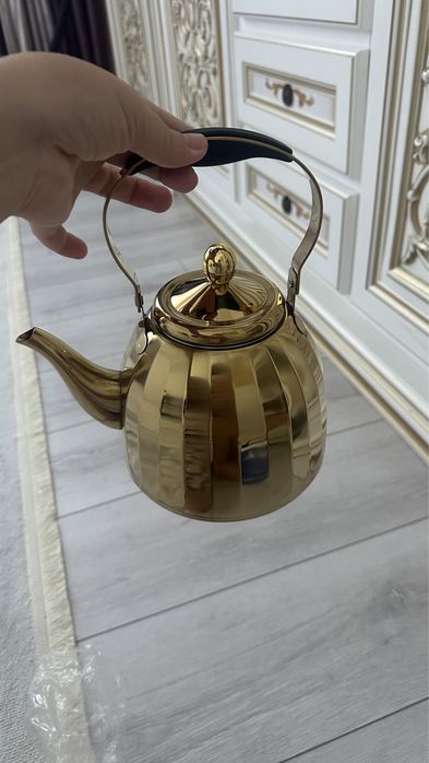 Зеркала стол и чацник