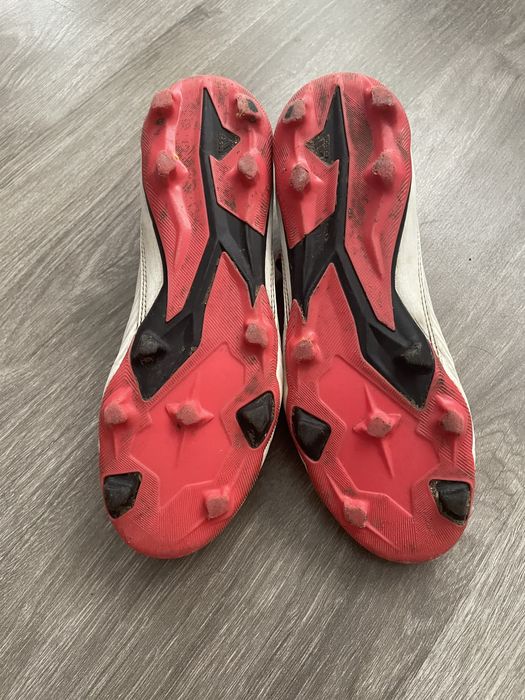 Футболни обувки адидас