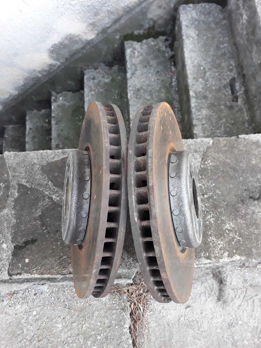 Спирачки - Дискове и апарати от BMW F10 535dx 2015г