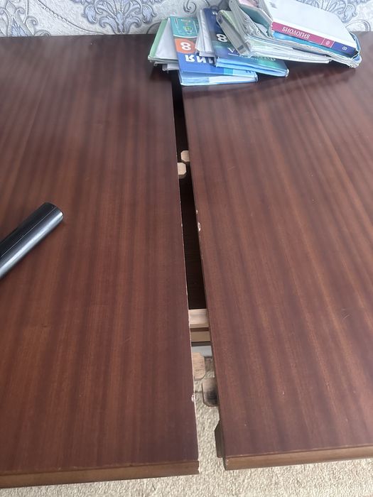 Продам стол дубовый