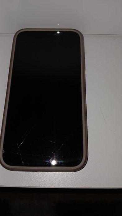 Vând iphone 11 perfect functionabil