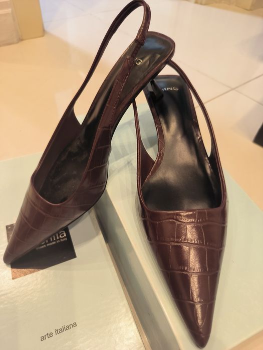 Продам женские туфли. Модель Mango Vino Croc Effect Slingback.