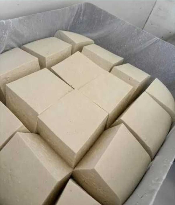 Vând brânză de oaie