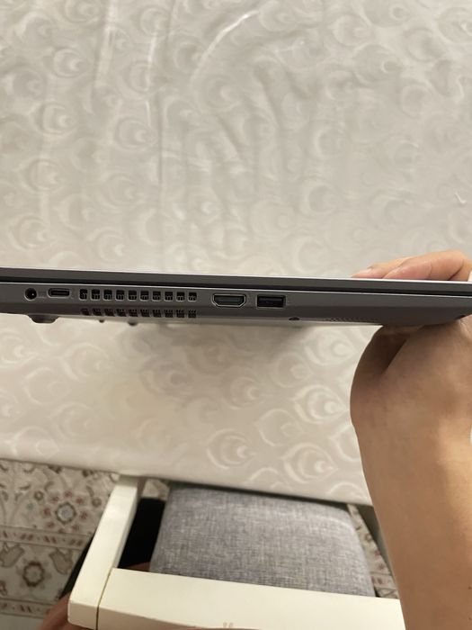 Продаю ноутбук Asus