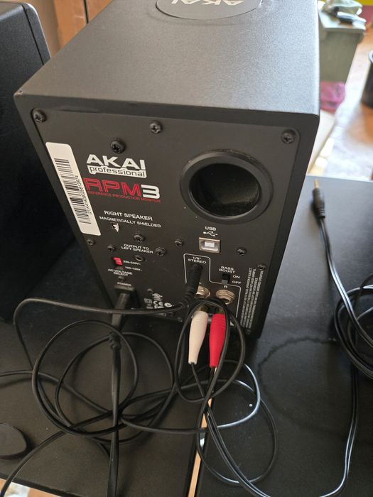 Monitoare studio active Akai RPM3 (Boxe cu interfață audio USB)
