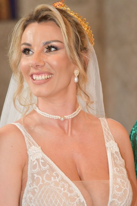 Vând rochie de mireasă cu trenă detașabilă de la Natalia Vasiliev