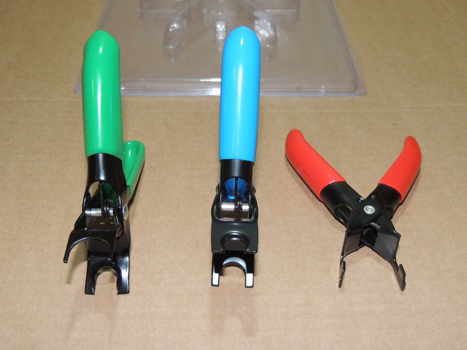 1 бр. гума BRIDGESTONE B-250 165/65 R15 81T.   Клещи за горивна тръба