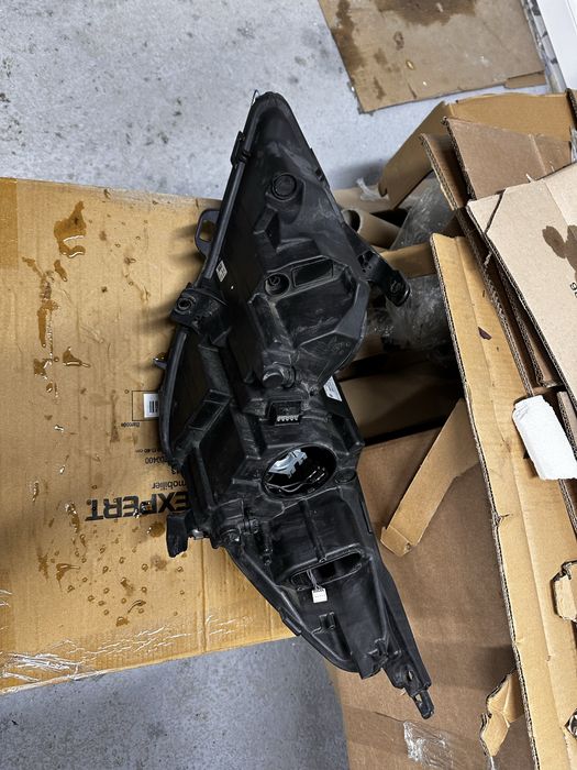 Far dreapta opel astra k..