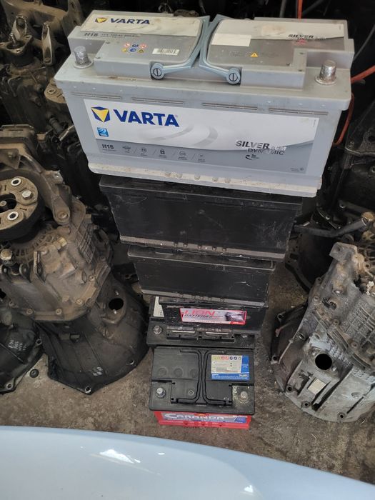 Vand baterii auto