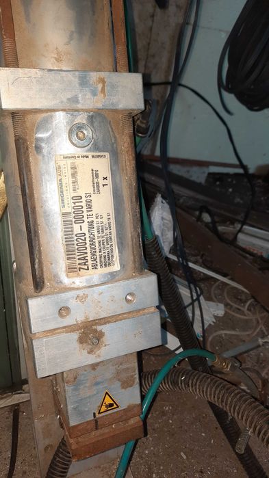 Преса за обков на пвц