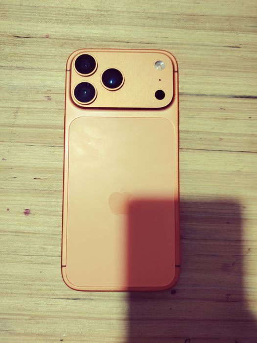 Iphone 17 pro max(dubai)