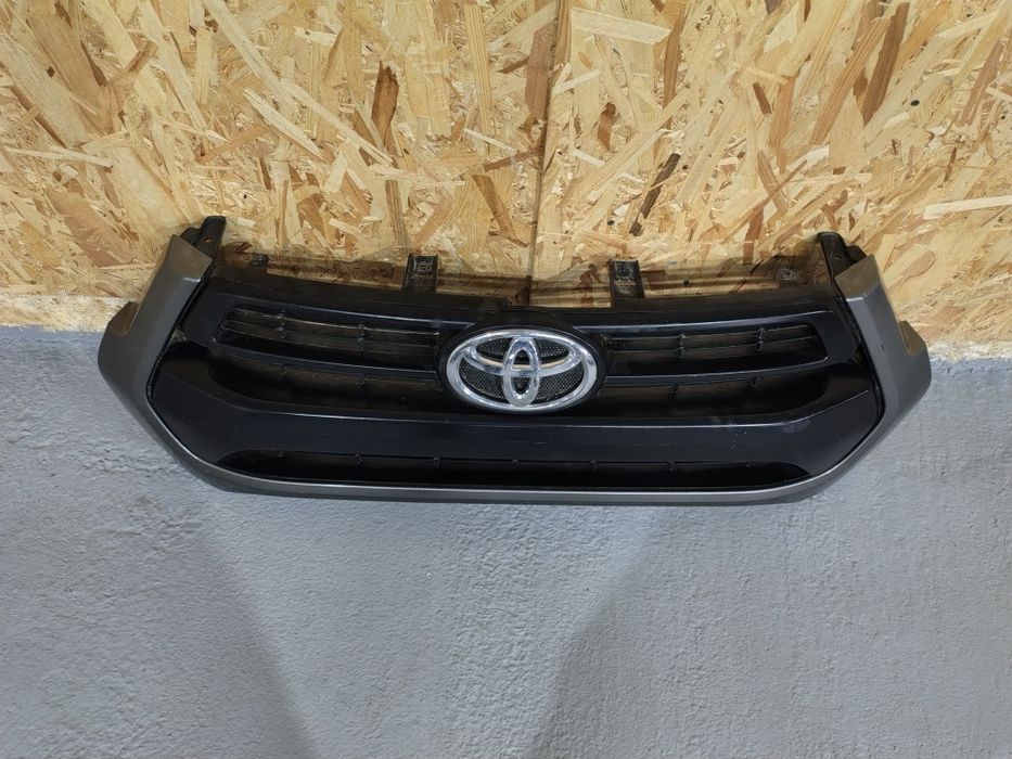 Grila Radiator Toyota Hilux an 2020-2024