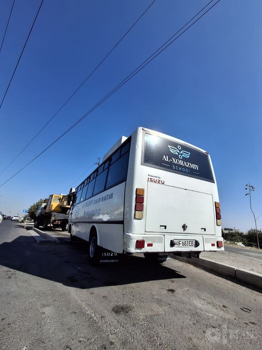 Isuzi Avtobus  NP 21