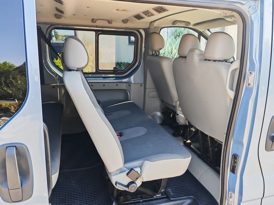 Opel vivaro 9 locuri