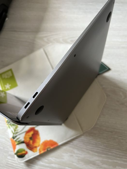 MacBook 2020 M1 + Touch ID