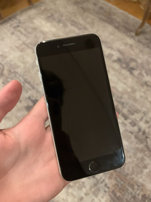 Продам айфон 8 прослужил 3 года